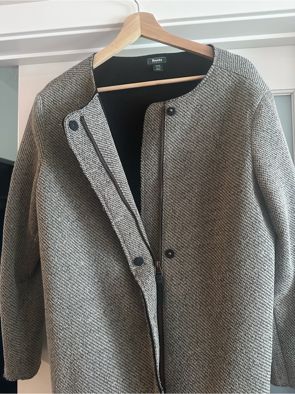 Roots Women’s Gray Herringbone Zip Coat Size Medium